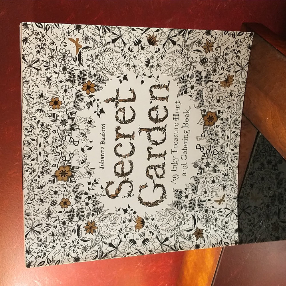 Secret Garden - Johanna Basford - An Inky Treasure Hunt & Adult Coloring Book